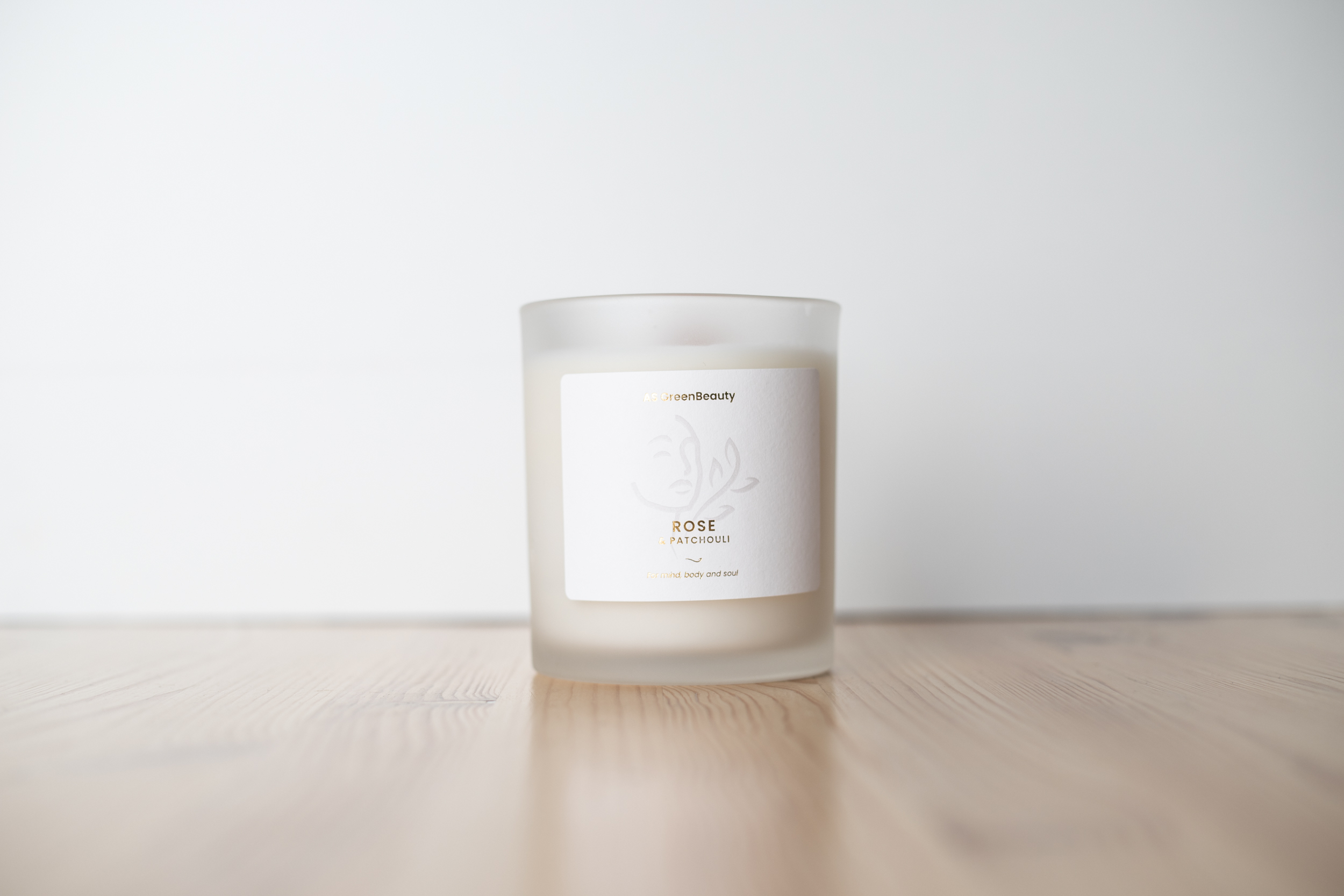 Rose &amp; patchouli scented handmade candle - WHITE