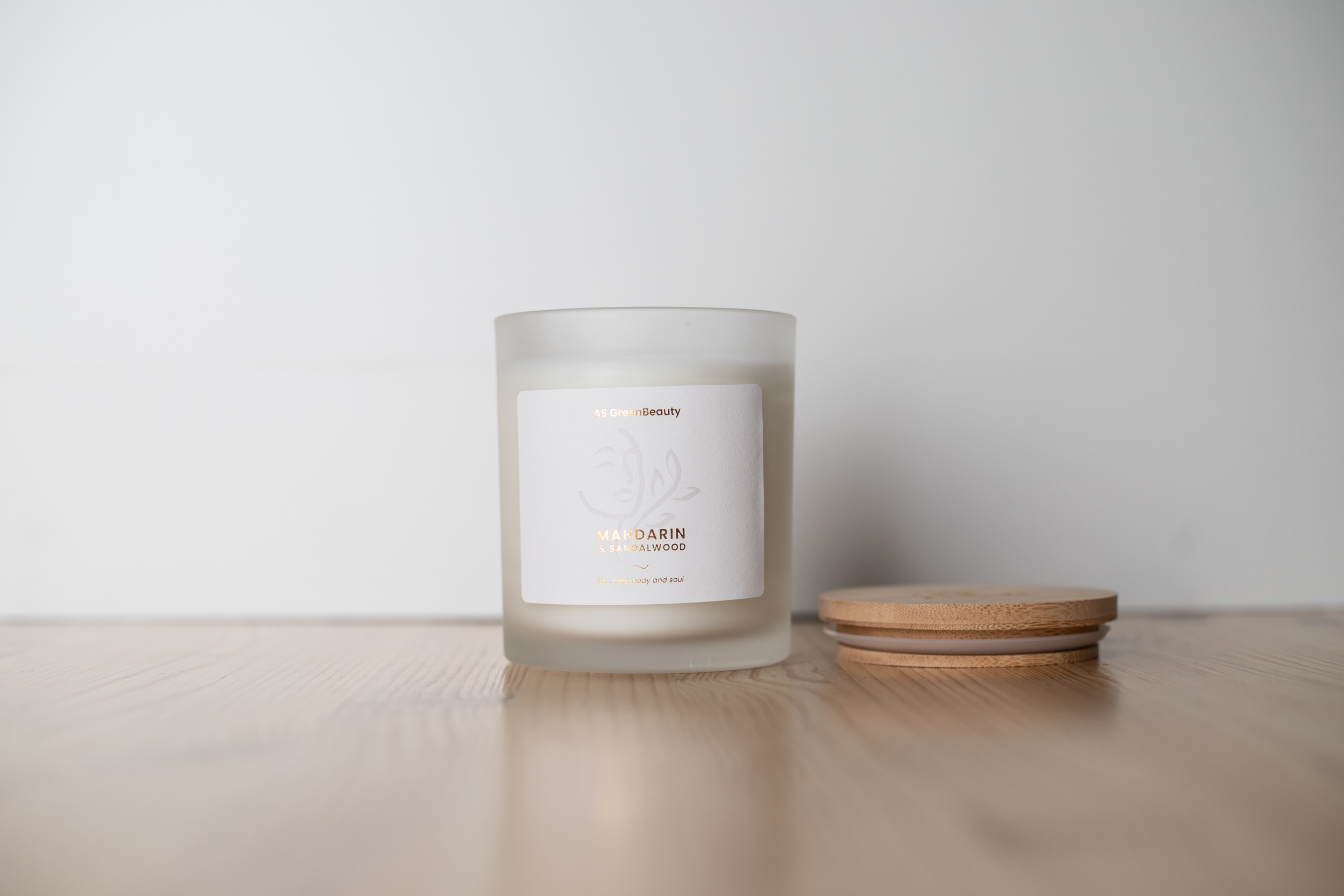 Mandarin &amp; Santal wood scented handmade candle - WHITE